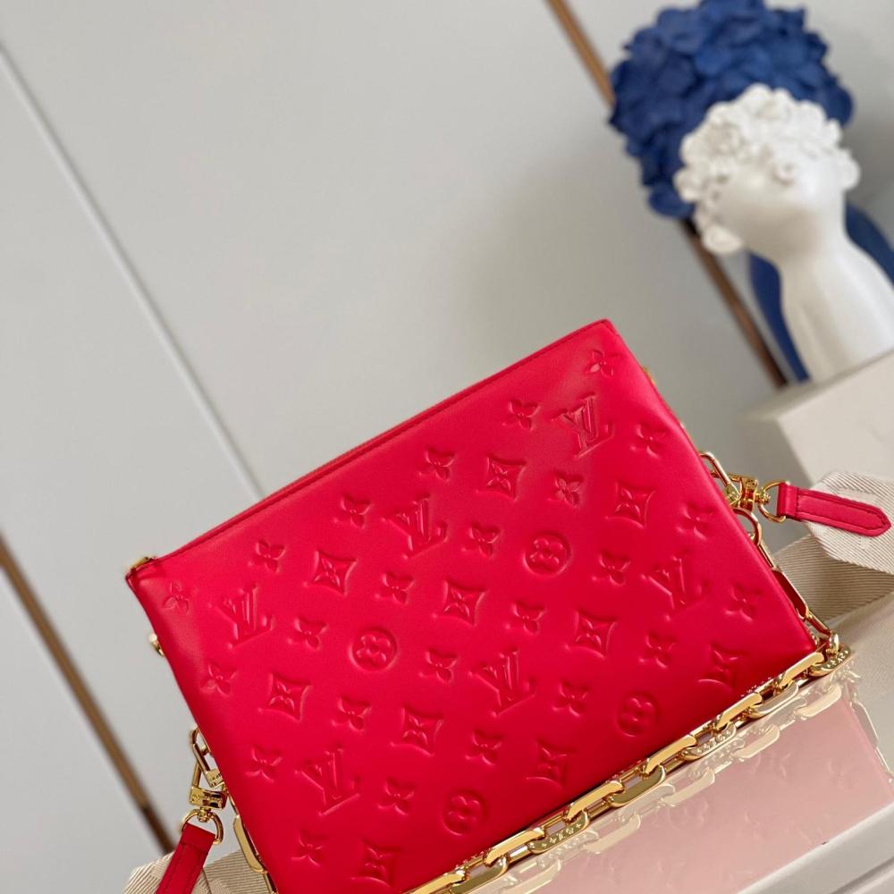 LV  Coussin M21773