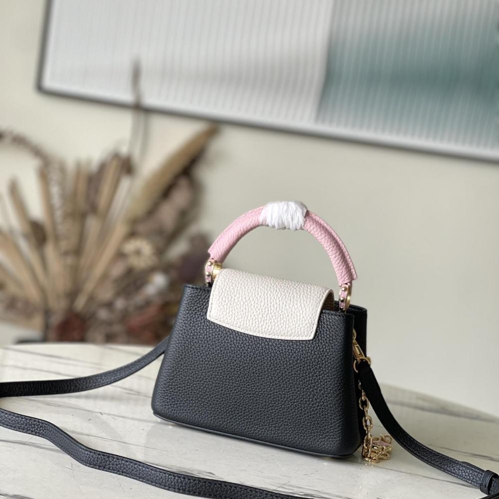 LV  CAPUCINES MM M22512 black
