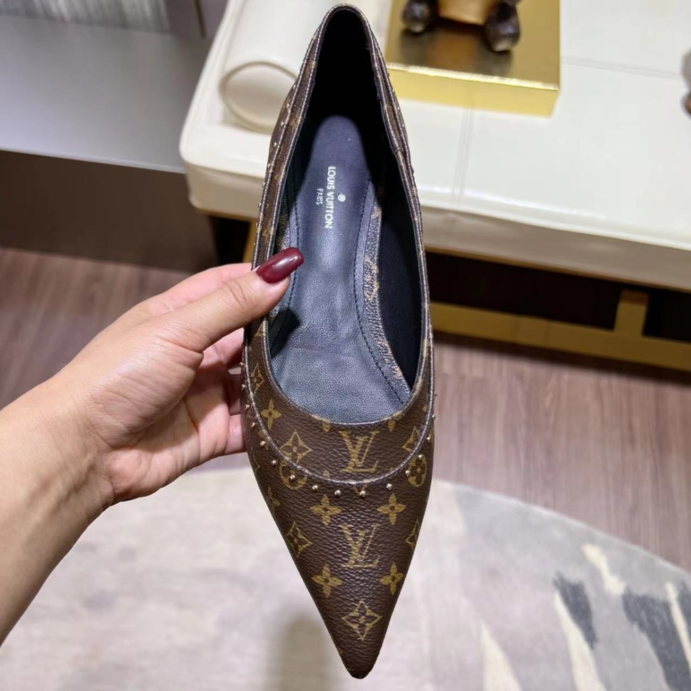 LV  leather shoes  Monogram