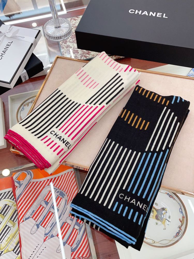 CHANEL Scarf
