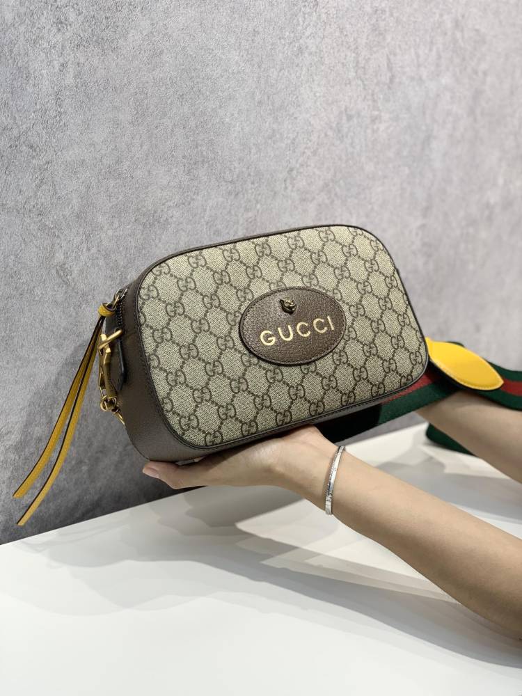Gucci GG Supreme  size 24*15*7.5