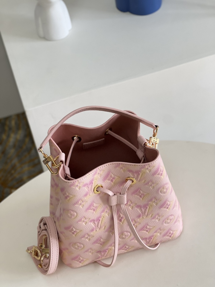 LV BB Monogram Empreinte Bucket Bags  size 20 x 20 x 13