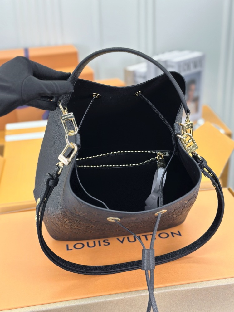 LV Monogram Empreinte size 26x26x17.5