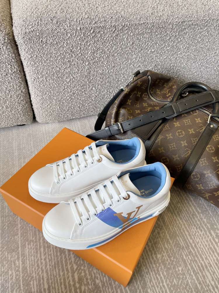 LV sneaker