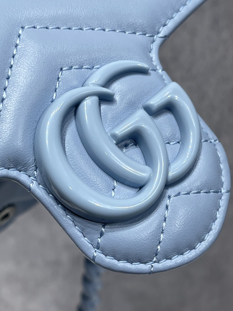 Gucci  size 16.5*5*10