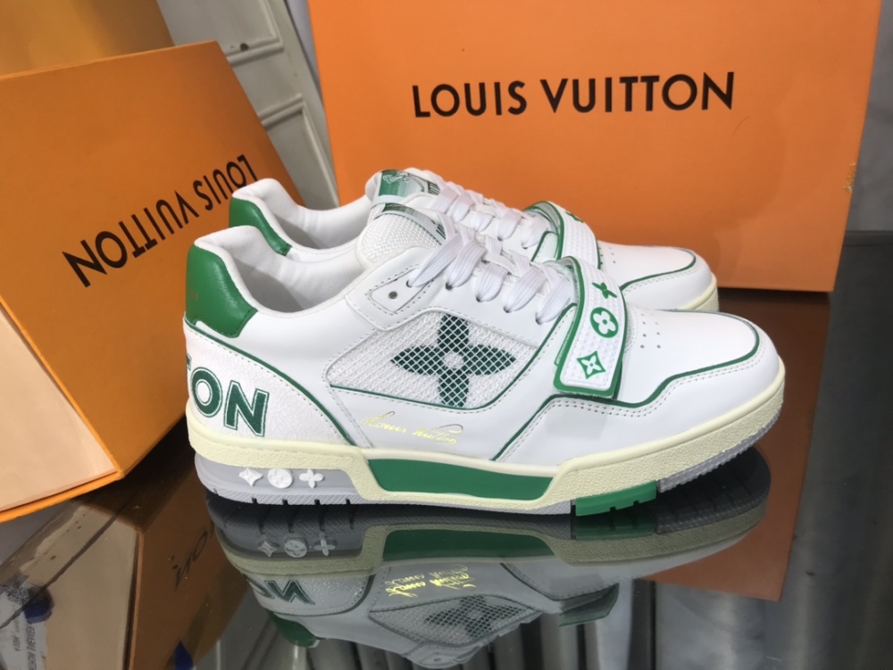 LV sneaker