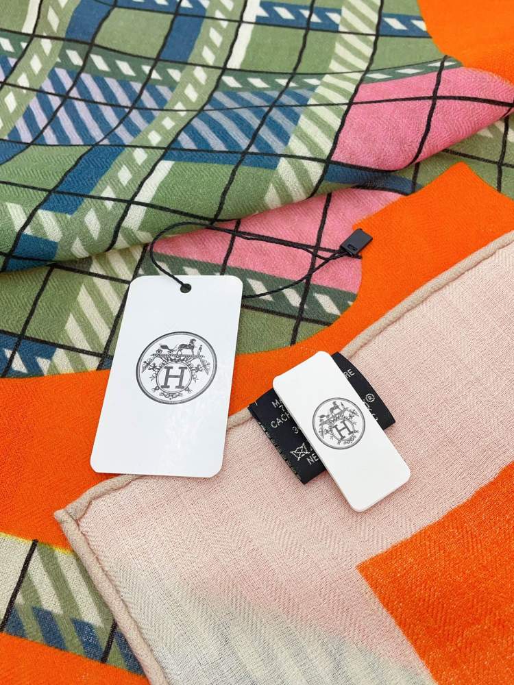 HERMES Scarf