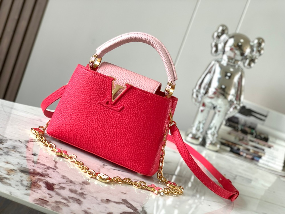LV Capucines Mini M20845 red