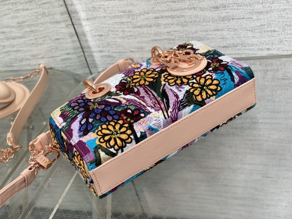 Dior Handmade bag size