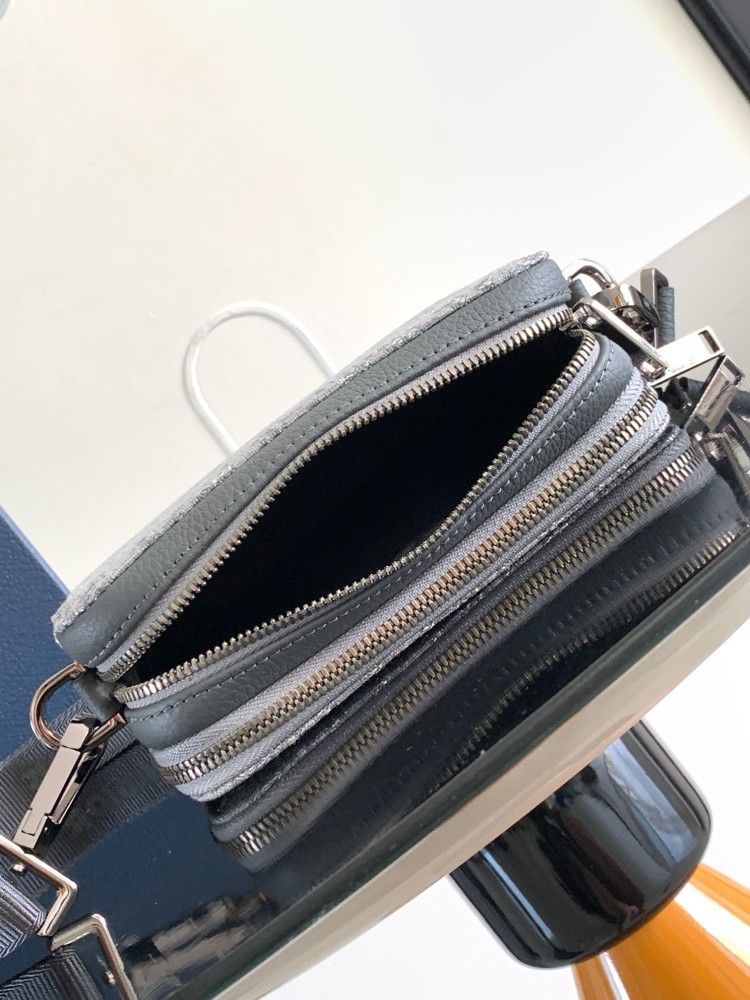 Dior manbag