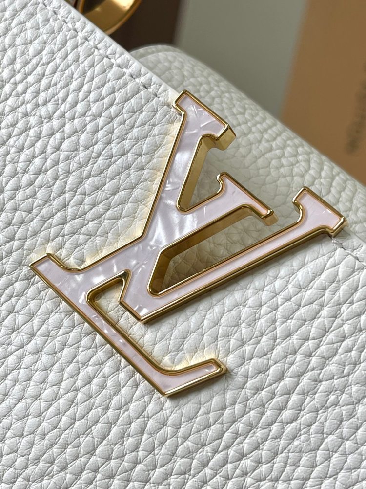 LV Capucines