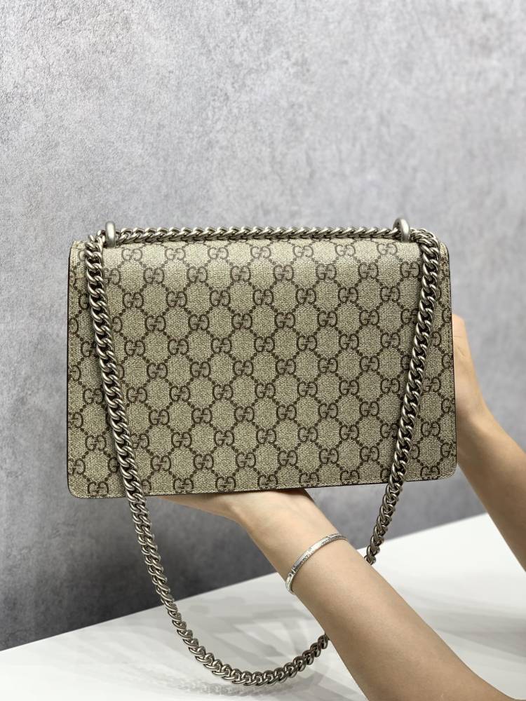 Gucci  size 28*18*9