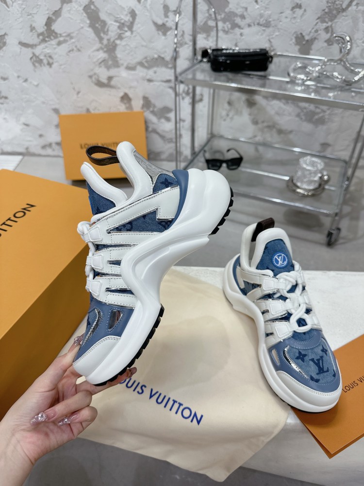 LV sneaker
