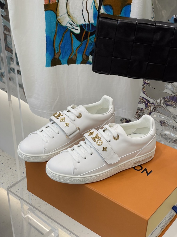 LV flats new arrival  LV运动鞋