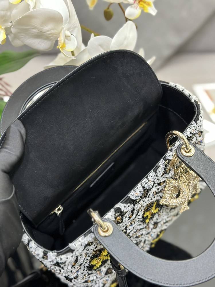 Dior Handmade bag Lady Dior  size 24 x 20 x 11