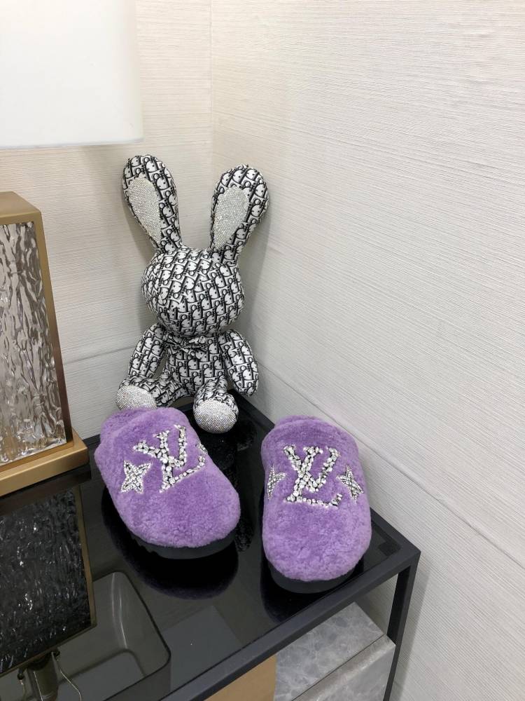 LV slippers