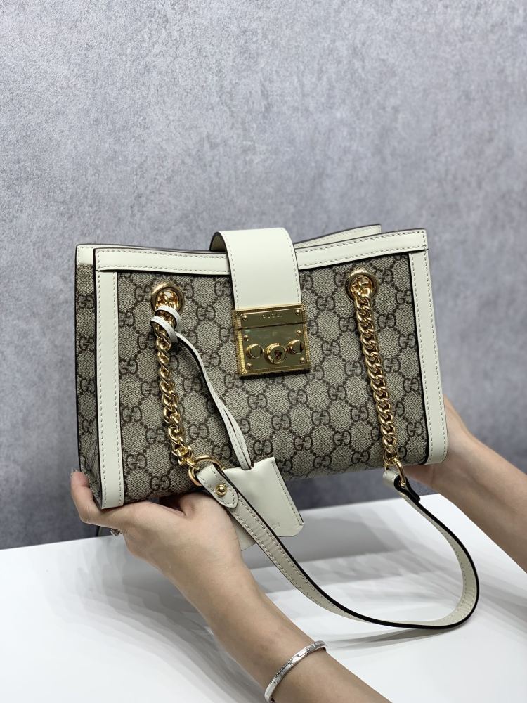 Gucci  size 26*18*10