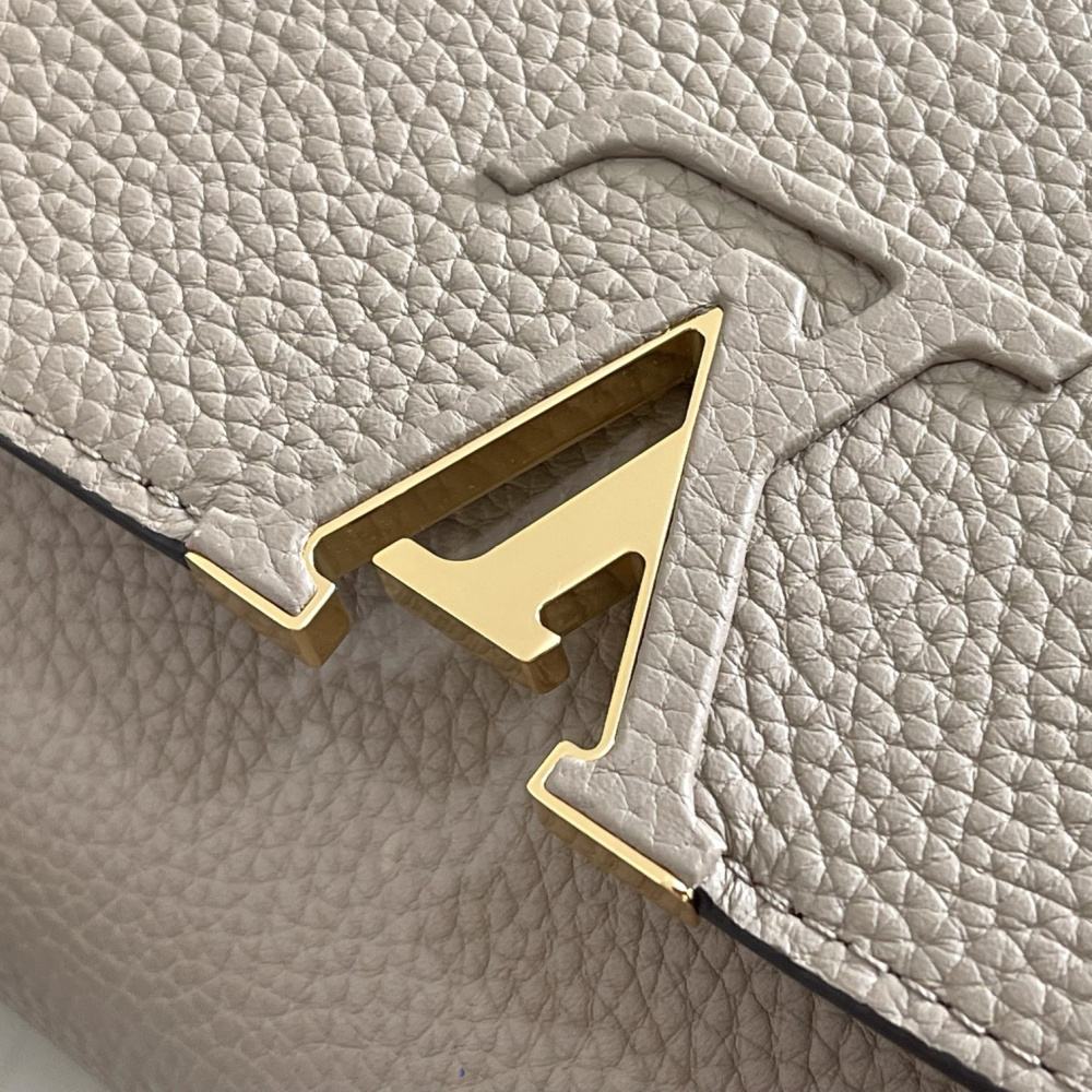 Louis Vuitton Capucines BB M94634