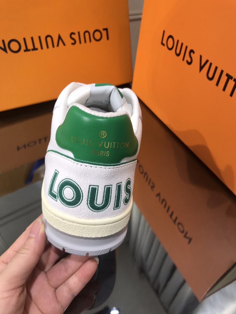 LV flats Lv Size  LV运动鞋
