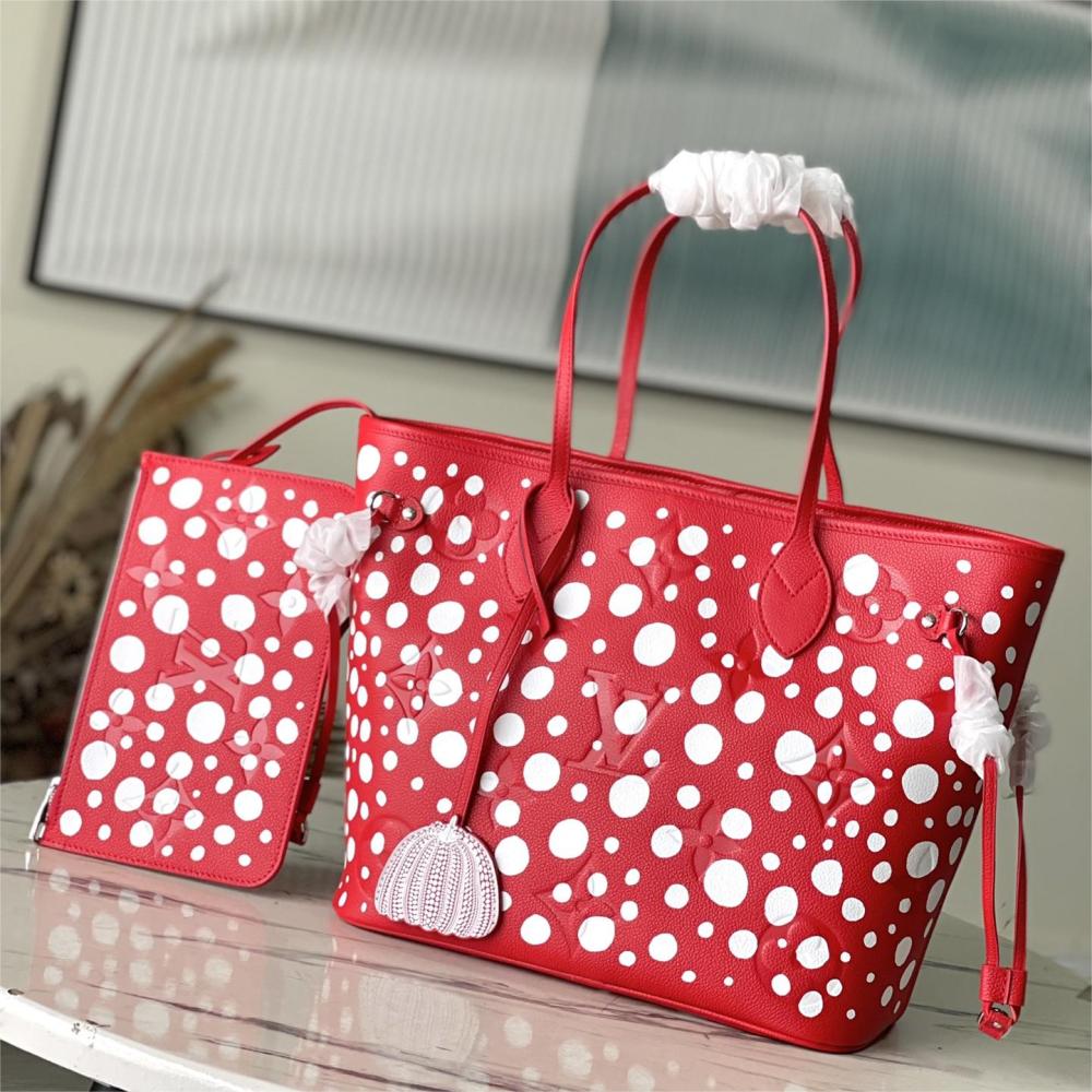 Neverfull Monogram Empreinte size