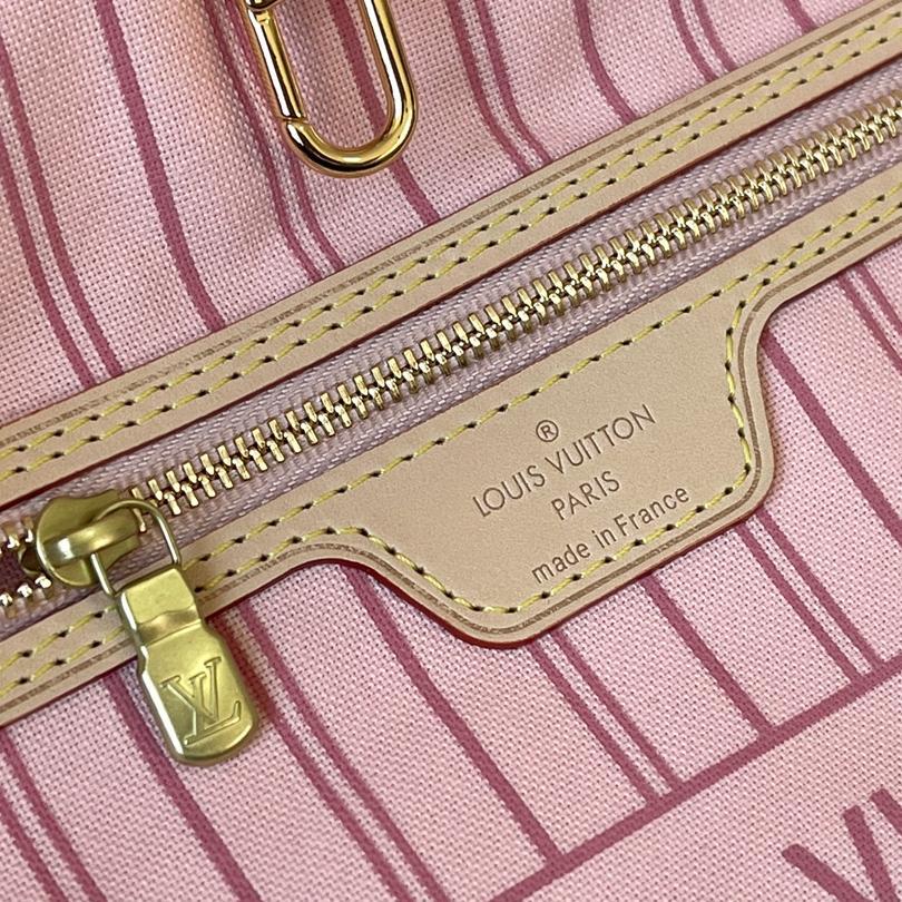 Monogram  size 32x29x17
