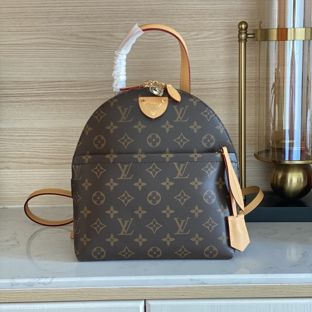 Louis Vuitton  Nicolas Ghesquière   Moon M44944