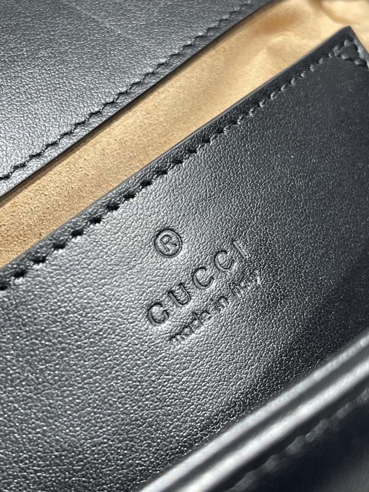 Gucci GG  size 18*15*8