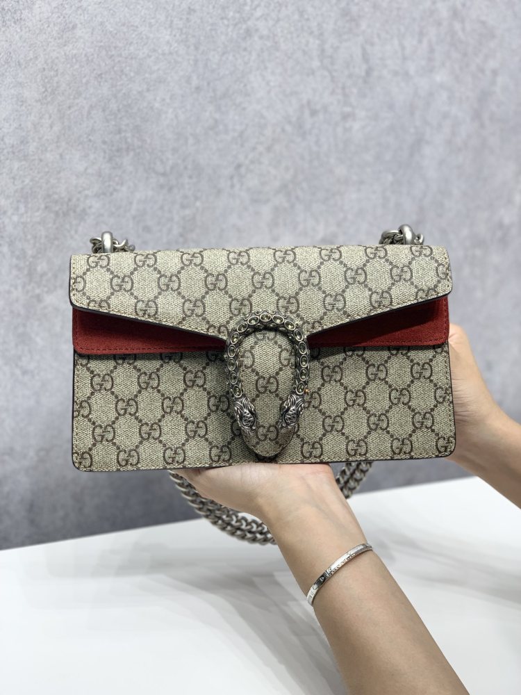 Gucci  size 25*14*8