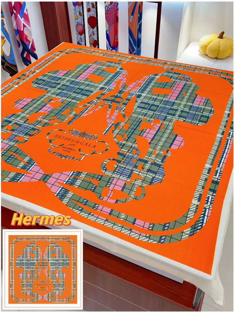 HERMES Scarf
