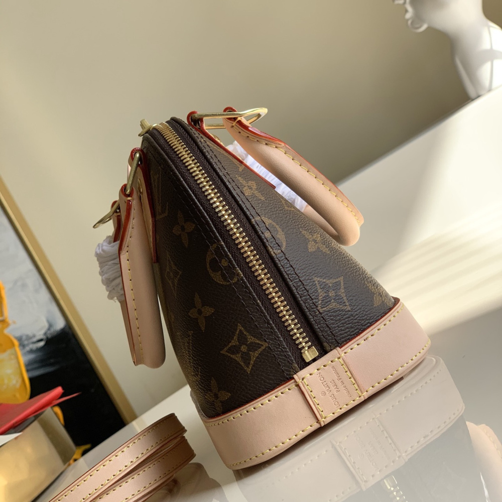 Louis Vuitton  Alma  Monogram M53152