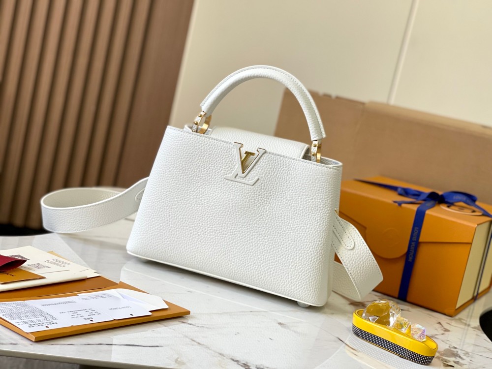LV Capucines BB M59434 white
