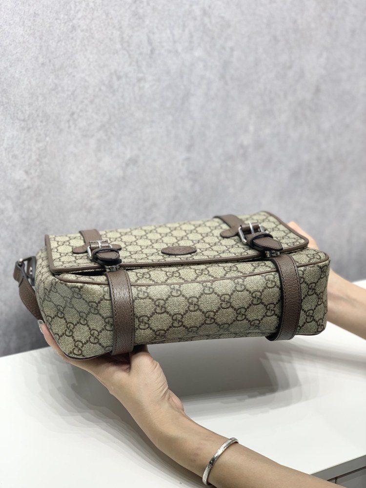 Gucci  size 28*20*8