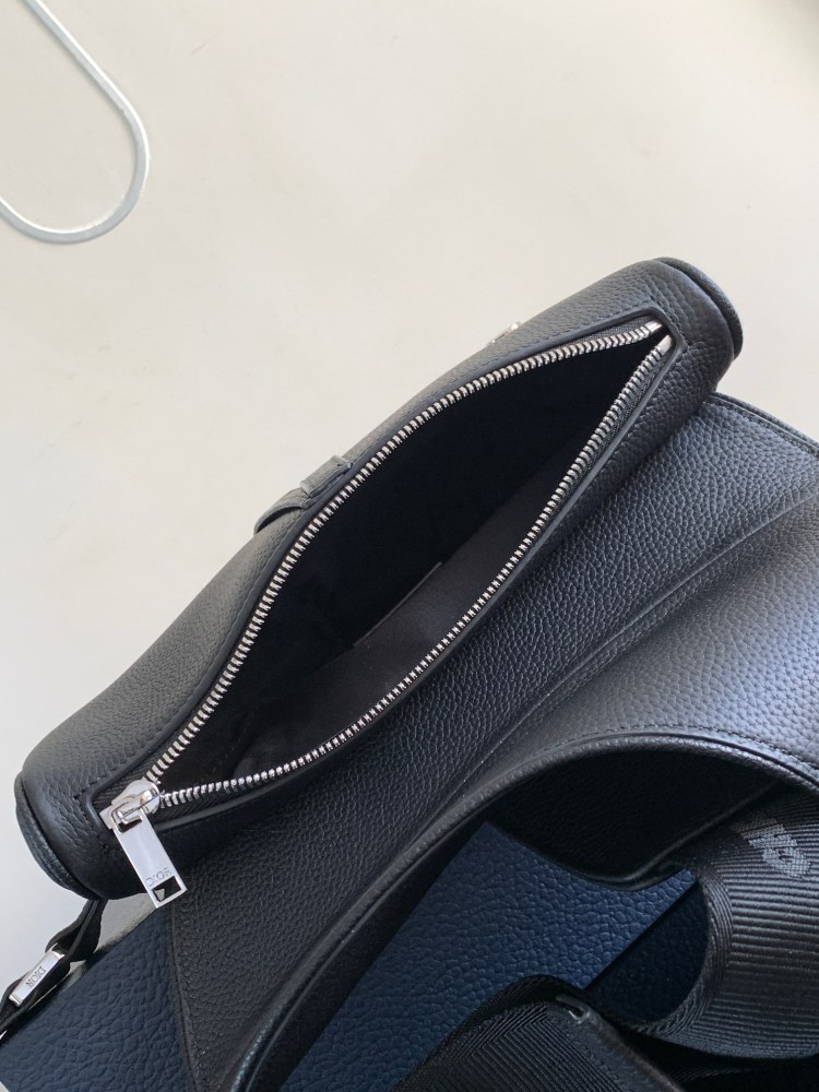 Dior manbag