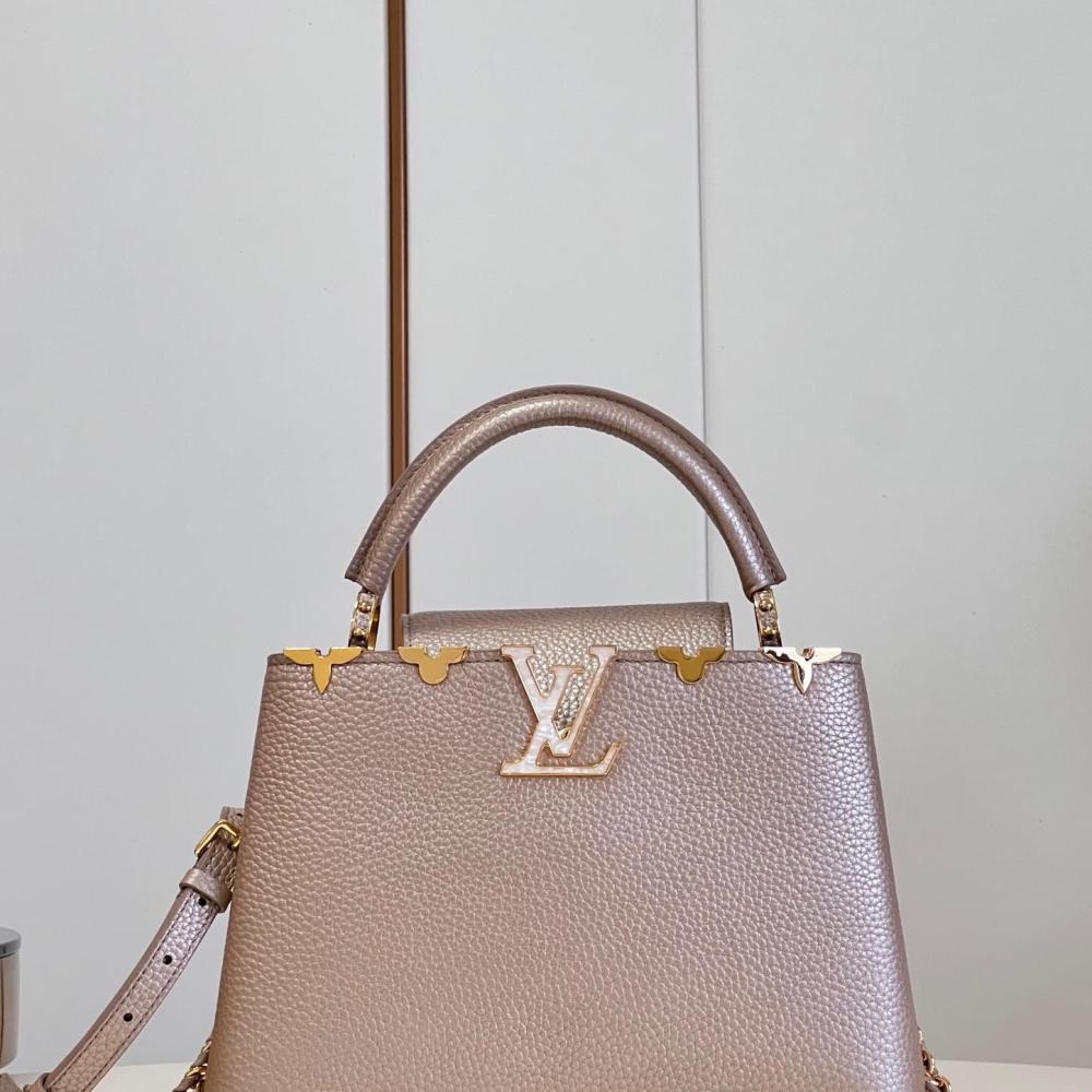 LV  CAPUCINES BB M22437