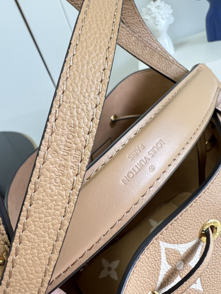 LV Monogram Empreinte cm  size 26.0 x 26.0 x 17.5