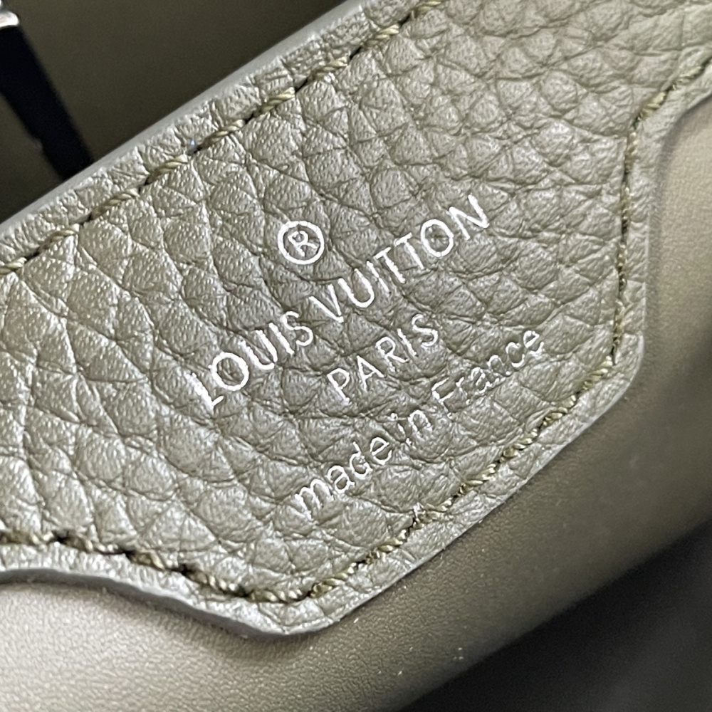 Louis Vuitton Capucines BB M57227