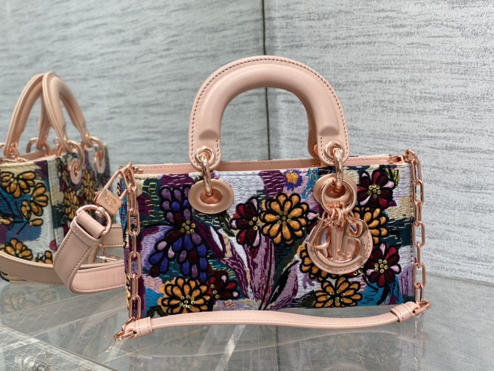 Dior Handmade bag size
