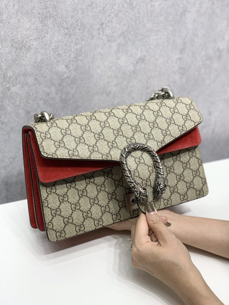 Gucci  size 28*18*9