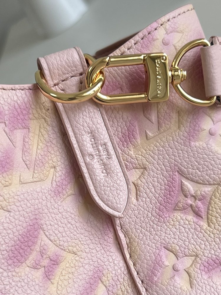 LV BB Monogram Empreinte  size 20 x 20 x 13