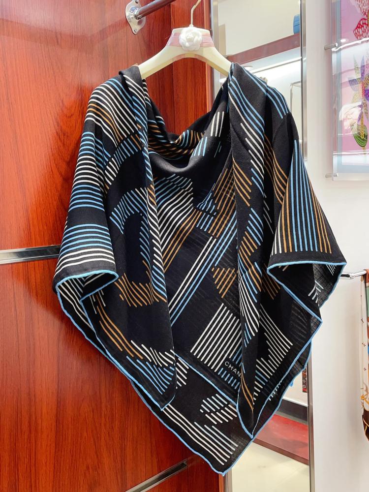 CHANEL Scarf