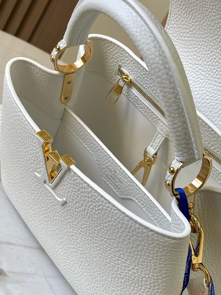 LV Capucines