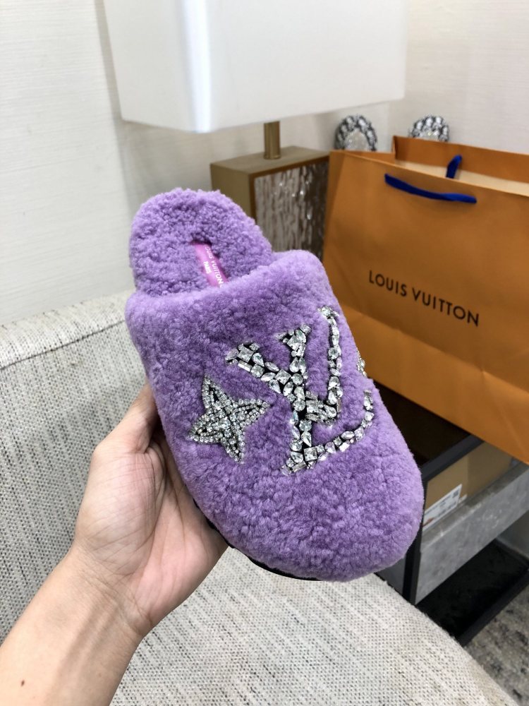 LV slippers lvu SIZE  lv毛拖