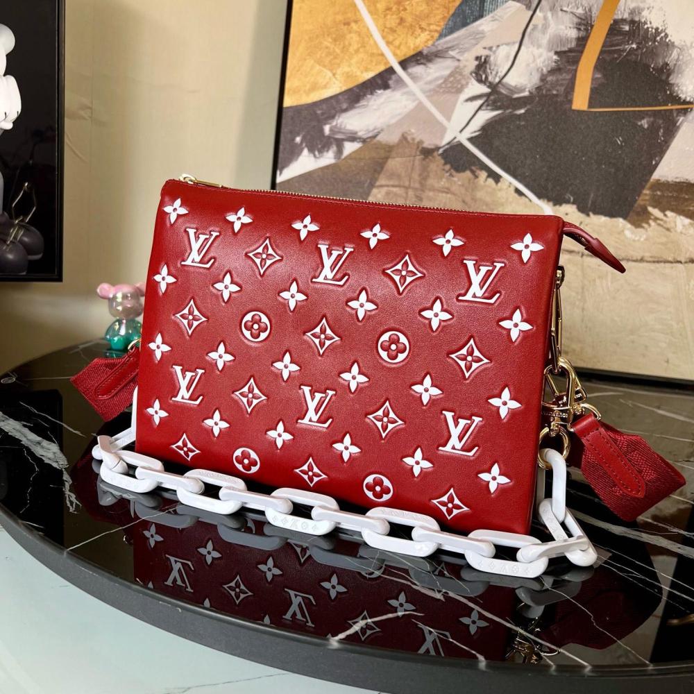 LV  Coussin M20760