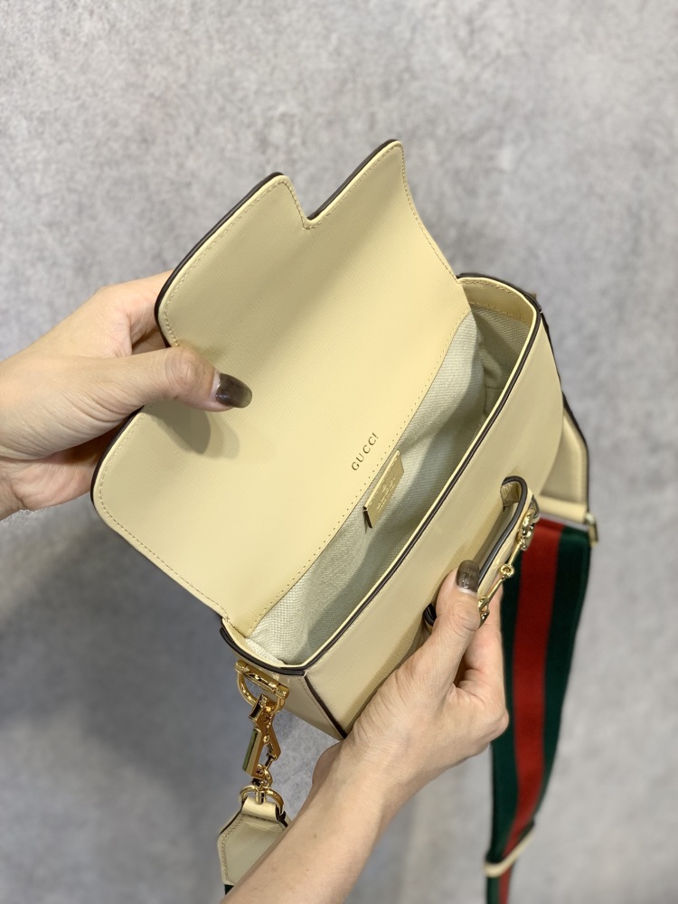 Gucci  size 20.5*14*5