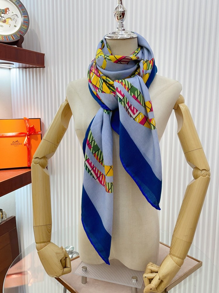 HERMES Scarf