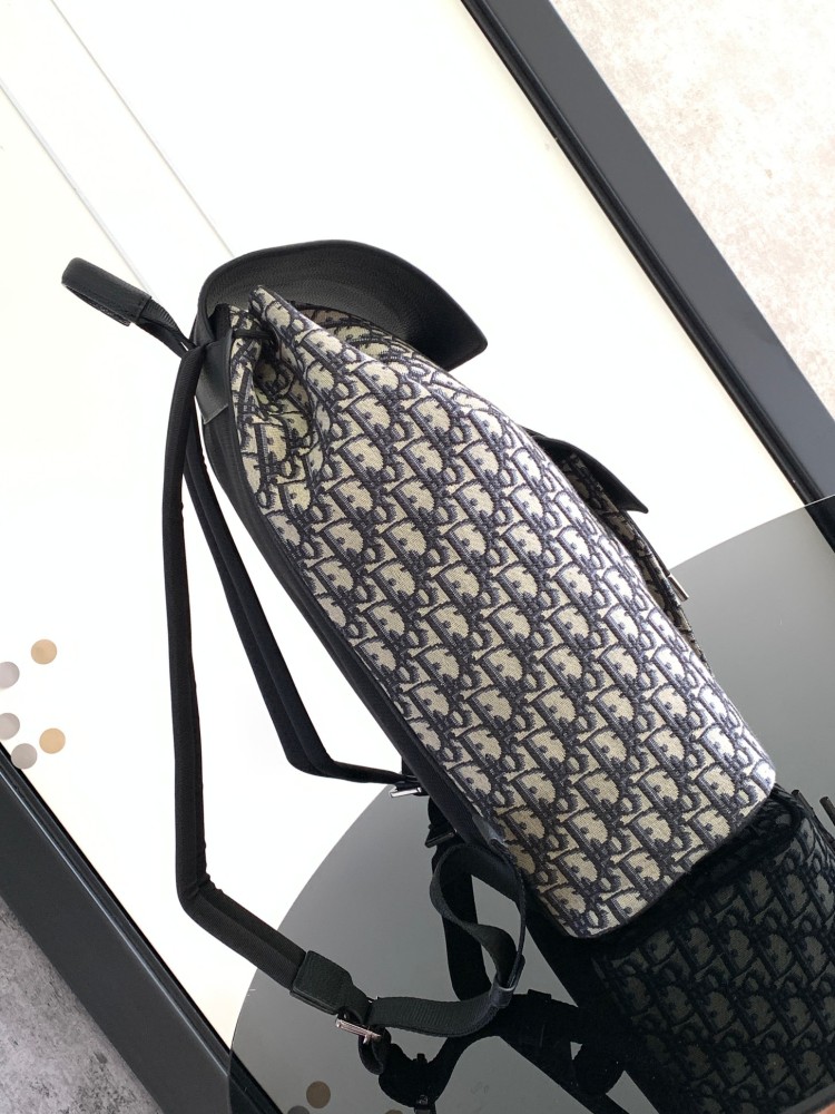 Dior man's Oblique backpacks