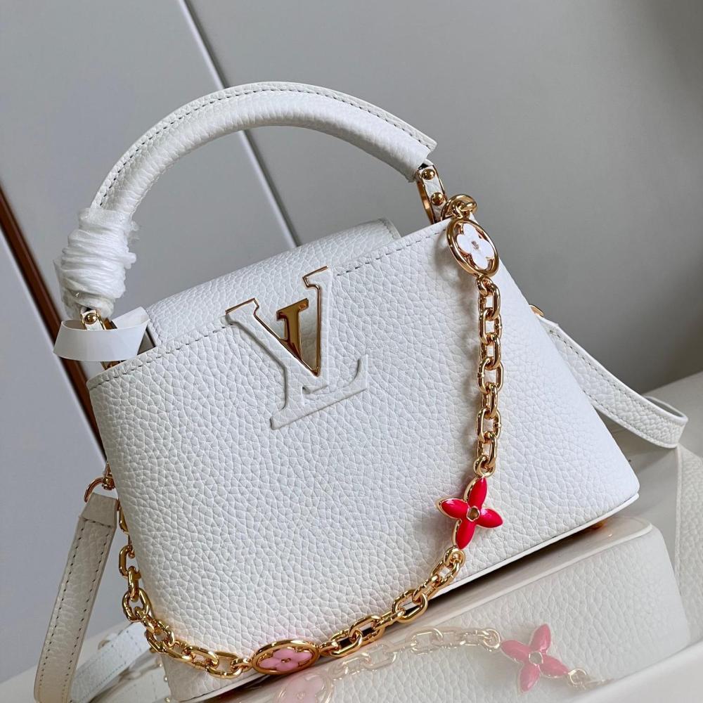 LV  CAPUCINES MM M22375 white