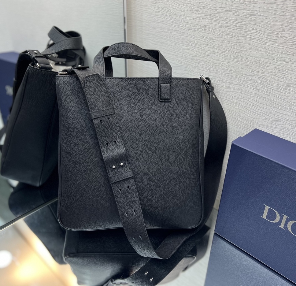 Dior manbag