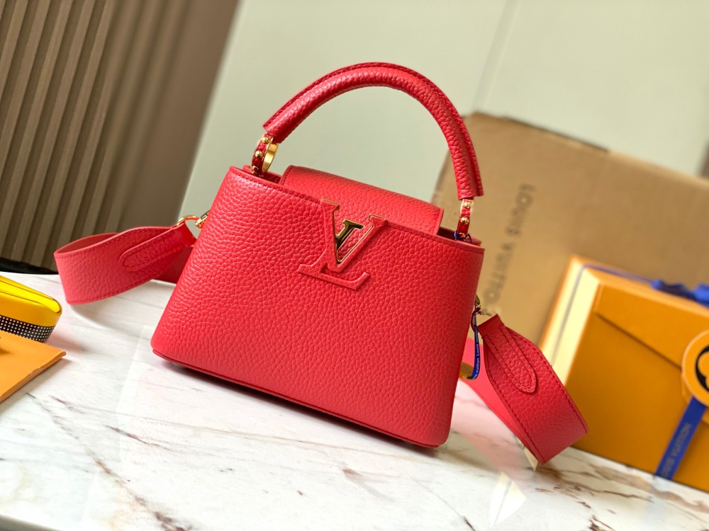 LV Capucines Mini M59433 red
