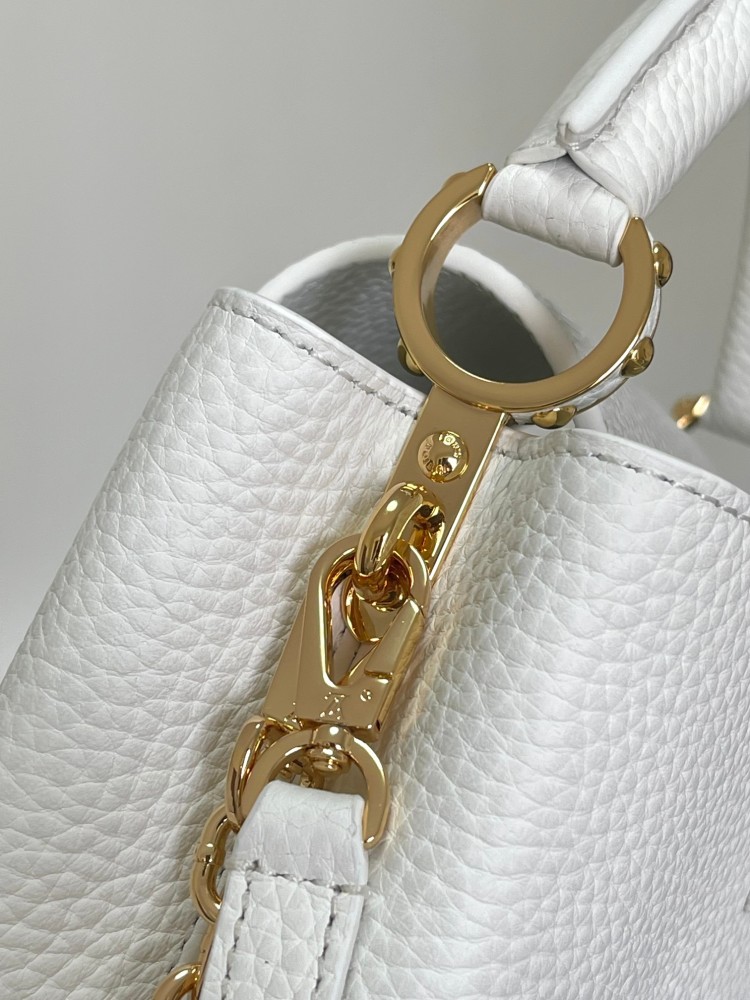LV Capucines